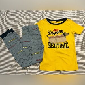 Carter pajamas size 8 EUC